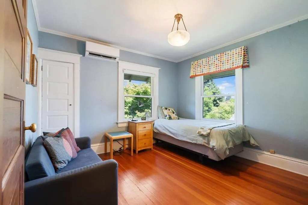 Stylish 4Br Belmont Haven With Saltwater Hot Tub Villa Portland United States