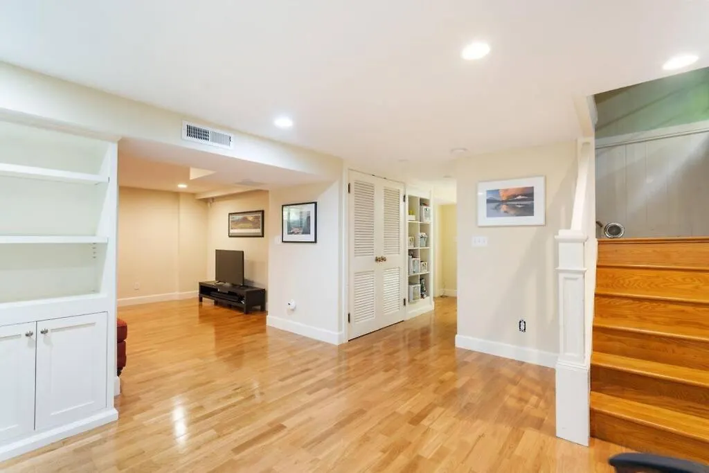 Holiday home Stylish 4Br Belmont Haven With Saltwater Hot Tub Villa Portland