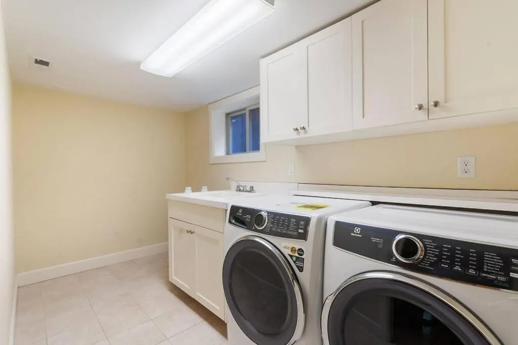 Stylish 4Br Belmont Haven With Saltwater Hot Tub Villa Portland United States