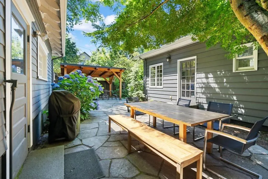 Holiday home Stylish 4Br Belmont Haven With Saltwater Hot Tub Villa Portland United States